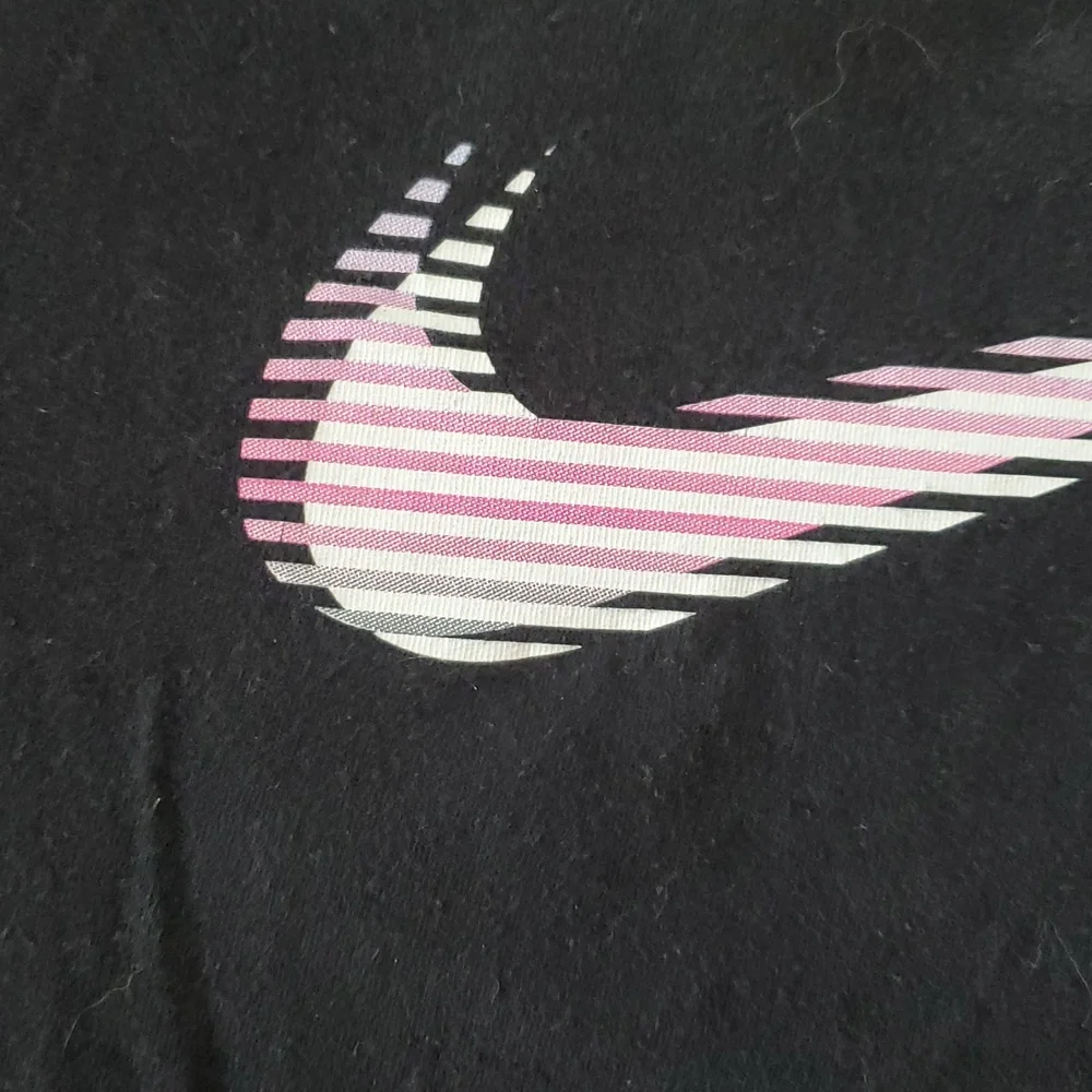 Nike Athletic Cut‎ Black Short Sleeve Tee With Pink Swoosh Girls Size XL